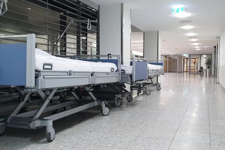 Modern hospital in Saudi Arabia - health insurance is mandatory for expats