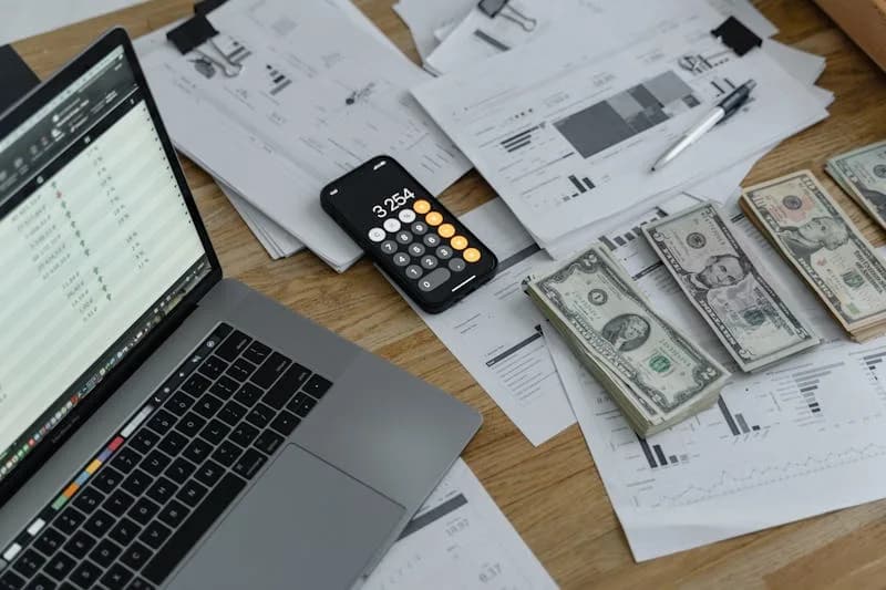 Tax filing documents in Saudi Arabia - expats pay no income tax