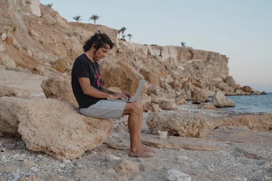 Professional networking and working at a coworking space in Saudi Arabia